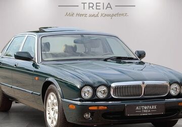 Jaguar XJ8 164.000 km 12.890 &euro; Treia 24896