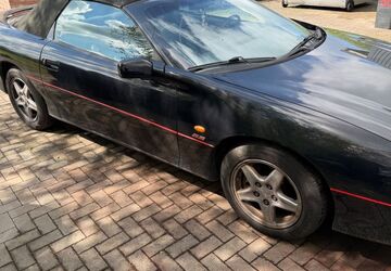 Chevrolet Camaro 178.000 km 2.799 &euro; Viöl 25884