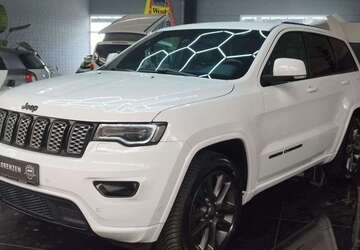Jeep Grand Cherokee 105.585 km 25.695 &euro; Husum 25813