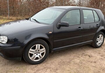 VW Golf 256.000 km 1.099 &euro; Hattstedt 25856