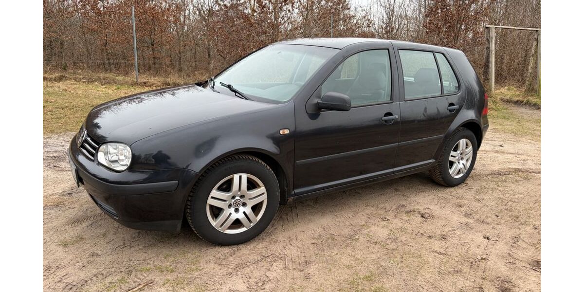 VW Golf 256.000 km 1.099 &euro; Hattstedt 25856
